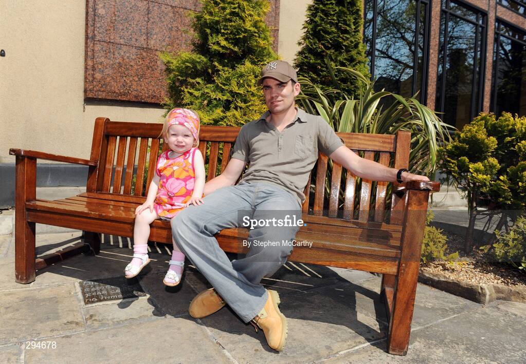 7 May 2008; Bernard Dunne relaxes with this daughter Caoimhe, aged 23 months, after a press conference to announce the next Hunky Dorys Fight Night at the National Stadium on July 12. Brian Peters Promotions press conference, O'Connell Suite, Burlington Hotel, Dublin. Picture credit; Stephen McCarthy / SPORTSFILE