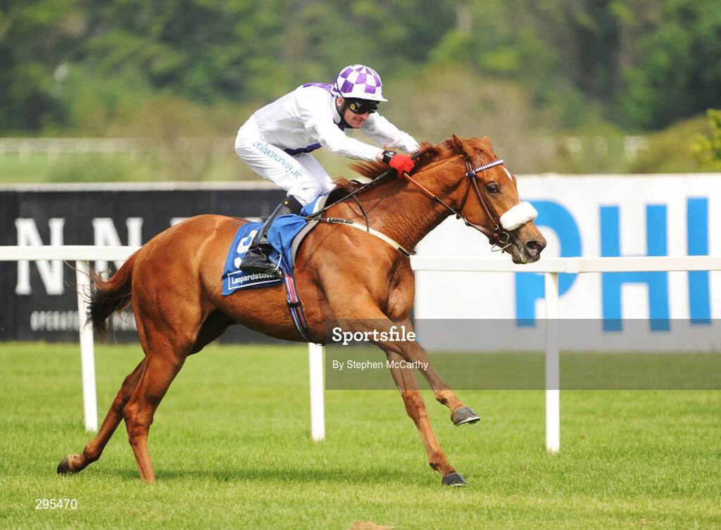 11 May 2008; Duaisbhanna, with Kevin Manning up, on their way to winning the Irish Stallion Farms European Breeders Fund Auction Maiden race. Derrinstown Stud Derby Trial Stakes Day, Leopardstown, Co. Dublin. Picture credit: Stephen McCarthy / SPORTSFILE