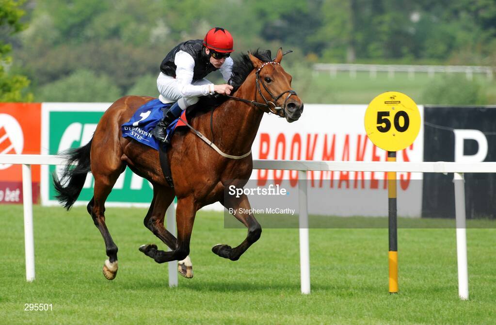 11 May 2008; Casual Conquest, with Pat Smullen up, on their way to winning the Derrinstown Stud Derby Trial Stakes. Derrinstown Stud Derby Trial Stakes Day, Leopardstown, Co. Dublin. Picture credit: Stephen McCarthy / SPORTSFILE