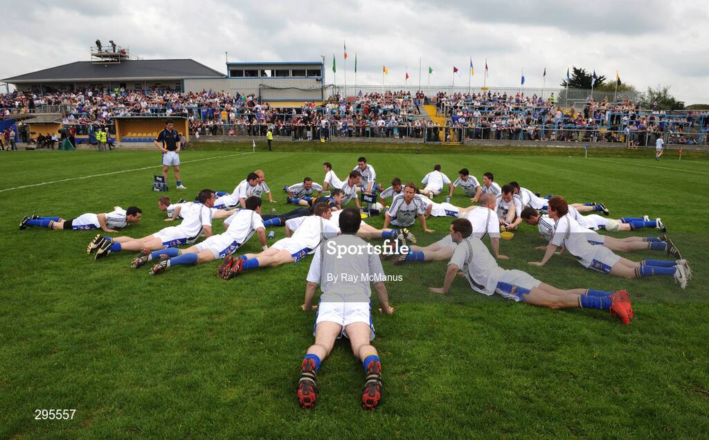 11 May 2008; The Longford players warm up before the game. GAA Football Leinster Senior Championship, Longford v Westmeath, Pearse Park, Longford. Picture credit: Ray McManus / SPORTSFILE