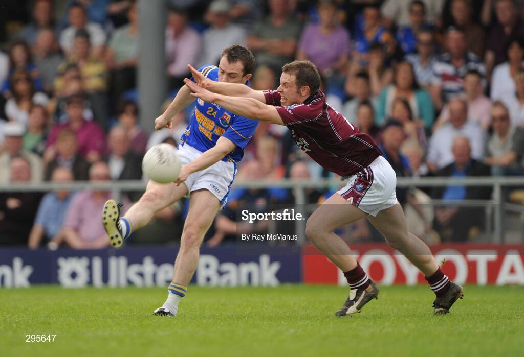 11 May 2008; David Barden, Longford, is blocked by Francis Boyle, Westmeath. GAA Football Leinster Senior Championship, Longford v Westmeath, Pearse Park, Longford. Picture credit: Ray McManus / SPORTSFILE
