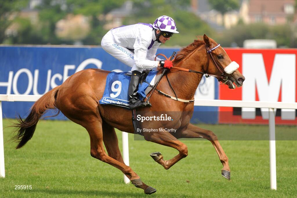 11 May 2008; Duaisbhanna, with Karl Manning up, on their way to winning the Irish Stallion Farms European Breeders Fund Auction Maiden race. Derrinstown Stud Derby Trial Stakes Day, Leopardstown, Co. Dublin. Picture credit: Stephen McCarthy / SPORTSFILE