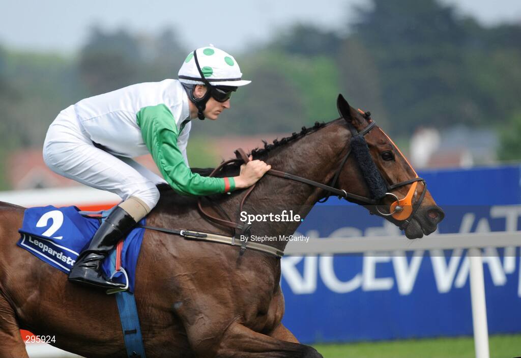 11 May 2008; Merveilles, with Fran Berry up, on their way to winning the Milltown Handicap race. Derrinstown Stud Derby Trial Stakes Day, Leopardstown, Co. Dublin. Picture credit: Stephen McCarthy / SPORTSFILE