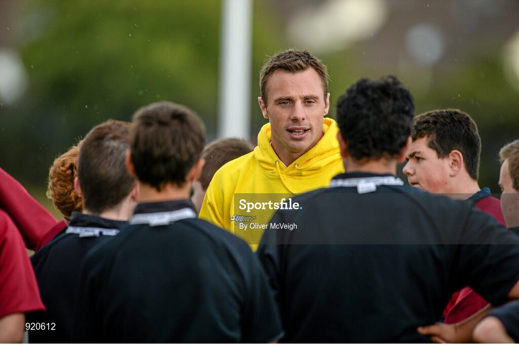 22 April 2015; SUBWAY® Famous Fan Tommy Bowe pictured with the 2014 #TrainwithTommy winners. SUBWAY® stores are giving FOUR lucky sports teams the chance to win a training session with SUBWAY® Famous Fan Tommy Bowe and €1,000 worth of sports gear for their team. #TrainWithTommy is open to schools, local rugby teams and tag teams and is part of the SUBWAY® brand’s ongoing commitment to encourage people to take part in a healtheir, more active lifestyle. Visit www.facebook.com/SUBWAY.UK.Ireland for details. Downshire School, Carrickfergus, Co. Antrim. Picture credit: Oliver McVeigh / SPORTSFILE