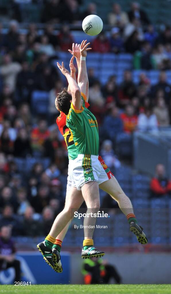 18 May 2008; Peadar Byrne, Meath, contests a high ball with Evan Doyle, Carlow. GAA Football Leinster Senior Championship 1st Round, Meath v Carlow, Croke Park, Dublin. Picture credit: Brendan Moran / SPORTSFILE