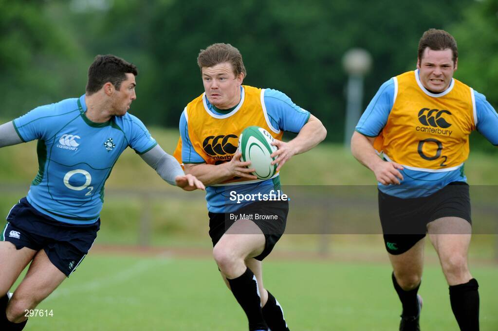 21 May 2008; Brian O'Driscoll in action against Rob Kearney, left, and Mike Ross, right, during Ireland rugby squad training. University of Limerick. Picture credit: Matt Browne / SPORTSFILE