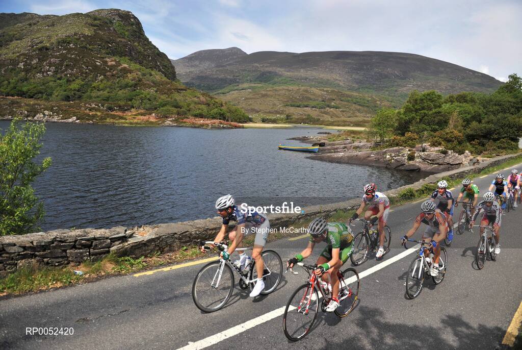22 May 2008; A general view of the chasing riders on the approach on Ladies View climb. FBD Insurance Ras 2008 - Stage 5, Tralee - Skibbereen. Picture credit: Stephen McCarthy / SPORTSFILE