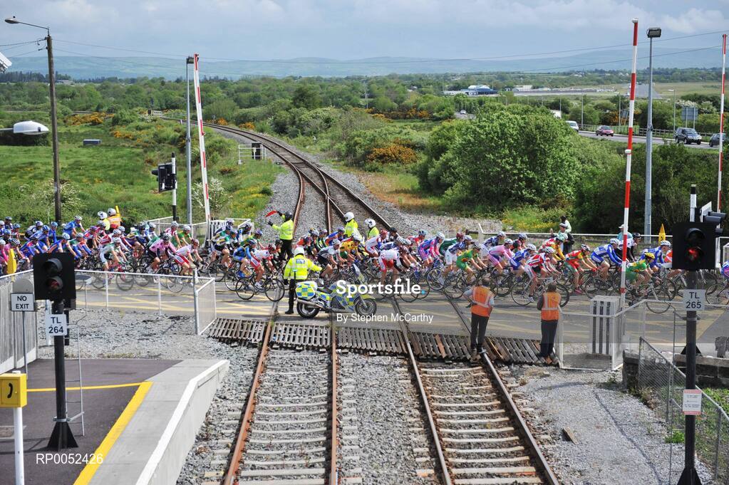 22 May 2008; A general view of the peloton cross over over a level crossing in Farranfore, Co. Kerry. FBD Insurance Ras 2008 - Stage 5, Tralee - Skibbereen. Picture credit: Stephen McCarthy / SPORTSFILE