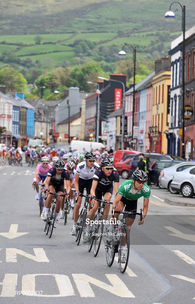 22 May 2008; Dean Downing, Team Stena Rapha Condor Recycling.co.uk, leads the peloton through Bantry, Co. Cork. FBD Insurance Ras 2008 - Stage 5, Tralee - Skibbereen. Picture credit: Stephen McCarthy / SPORTSFILE
