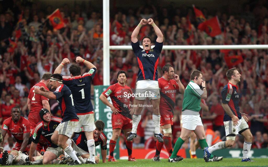 24 May 2008; Munster's David Wallace, centre, celebrates at the final whistle. Heineken Cup Final, Munster v Toulouse, Millennium Stadium, Cardiff, Wales. Picture credit: Peter Morrison / SPORTSFILE