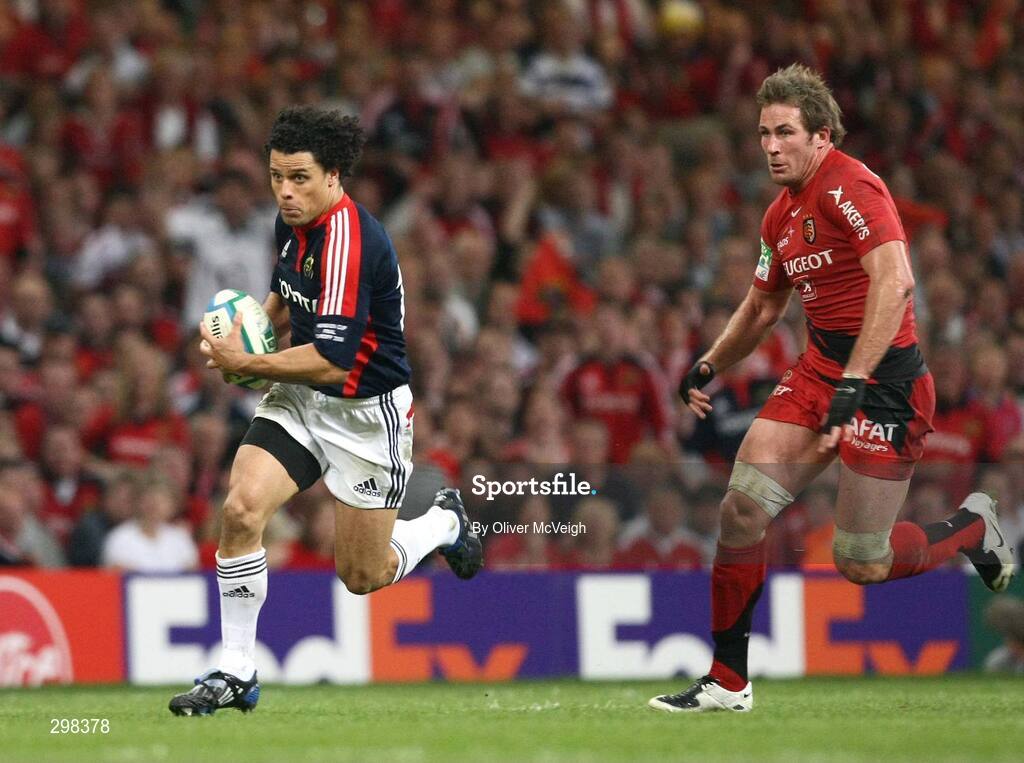 24 May 2008; Doug Howlett, Munster, gets clear of Cedric Heymans, Toulouse, and scores a try which was subsequently disallowed by referee Nigel Owens. Heineken Cup Final, Munster v Toulouse, Millennium Stadium, Cardiff, Wales.Picture credit: Oliver McVeigh / SPORTSFILE