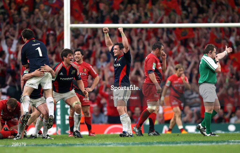 24 May 2008; Munster's David Wallace, centre, and team-mates Donncha O'Callaghan, left, and Marcus Horan celebrate at the final whistle. Heineken Cup Final, Munster v Toulouse, Millennium Stadium, Cardiff, Wales. Picture credit: Peter Morrison / SPORTSFILE