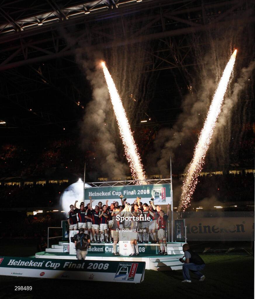 24 May 2008; The Munster squad celebrate with the Heineken Cup. Heineken Cup Final, Munster v Toulouse, Millennium Stadium, Cardiff, Wales. Picture credit: Richard Lane / SPORTSFILE