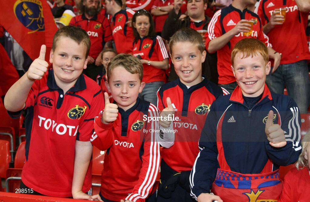 24 May 2008; Young Munster fans before the game. Heineken Cup Final, Munster v Toulouse, Millennium Stadium, Cardiff, Wales. Picture credit: Oliver McVeigh / SPORTSFILE