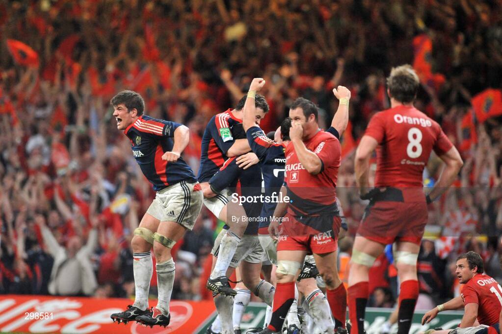 24 May 2008; Munster's Donncha O'Callaghan and team-mates celebrates at the final whistle. Heineken Cup Final, Munster v Toulouse, Millennium Stadium, Cardiff, Wales. Picture credit: Brendan Moran / SPORTSFILE