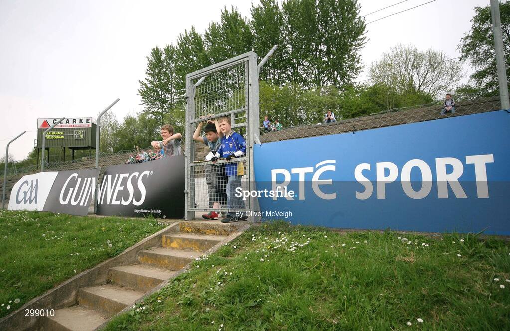 11 May 2008; Young supporters watch the game. Ulster Senior Hurling Championship, Fermanagh v Tyrone, Emmett Park, Lisnaskea, Co. Fermanagh. Picture credit: Oliver McVeigh / SPORTSFILE