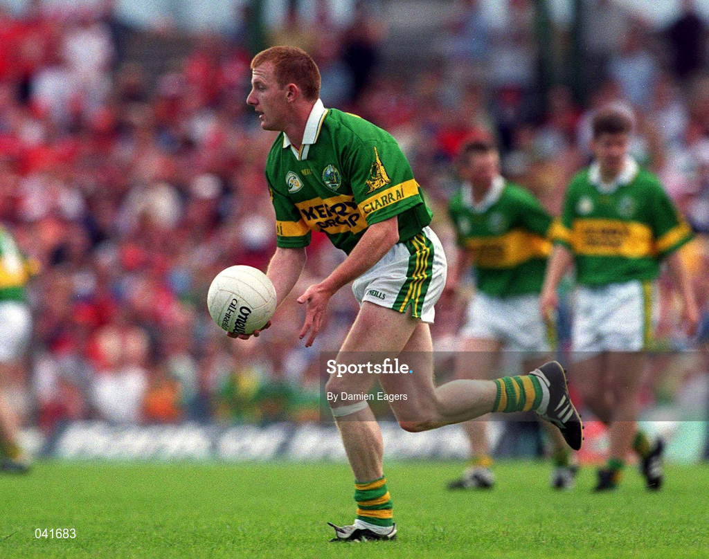 18 June 2000; Liam Hassett of Kerry during the Bank of Ireland Munster Senior Football Championship Semi-Final between Kerry and Cork at Fitzgerald Stadium in Killarney, Kerry. Photo by Damien Eagers/Sportsfile
