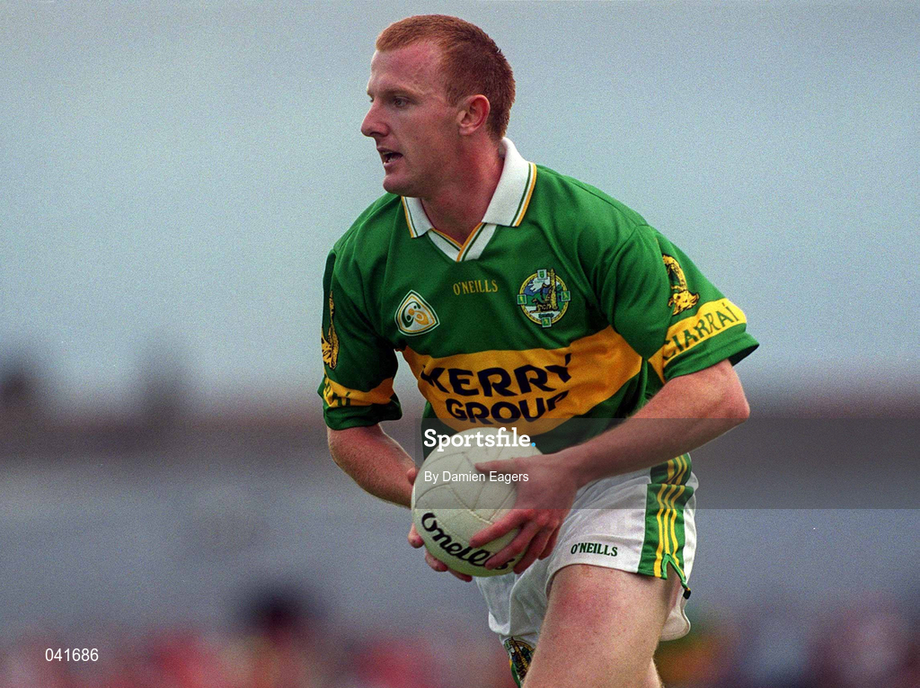 18 June 2000; Liam Hassett of Kerry during the Bank of Ireland Munster Senior Football Championship Semi-Final between Kerry and Cork at Fitzgerald Stadium in Killarney, Kerry. Photo by Damien Eagers/Sportsfile