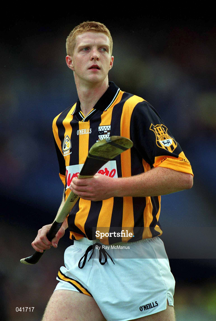 9 July 2000; Henry Shefflin of Kilkenny during the Guinness Leinster Senior Hurling Championship Final match between Kilkenny and Offaly at Croke Park in Dublin. Photo by Ray McManus/Sportsfile