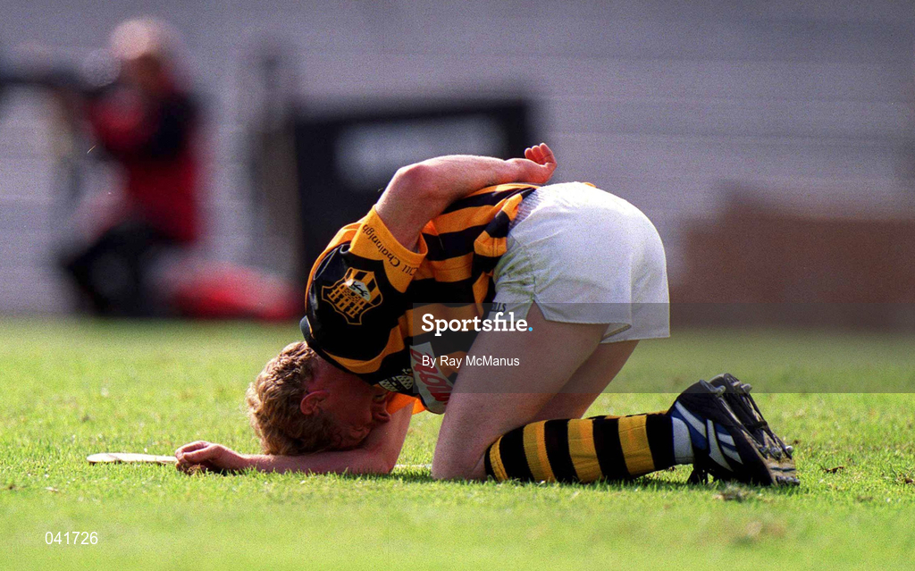 9 July 2000; John Power of Kilkenny after picking up an injury during the Guinness Leinster Senior Hurling Championship Final match between Kilkenny and Offaly at Croke Park in Dublin. Photo by Ray McManus/Sportsfile