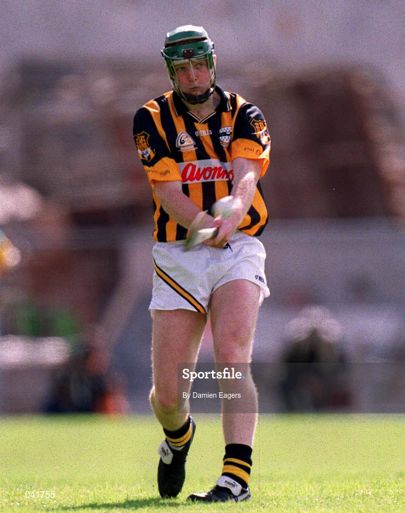 9 July 2000; Henry Shefflin of Kilkenny during the Guinness Leinster Senior Hurling Championship Final match between Kilkenny and Offaly at Croke Park in Dublin. Photo by Damien Eagers/Sportsfile