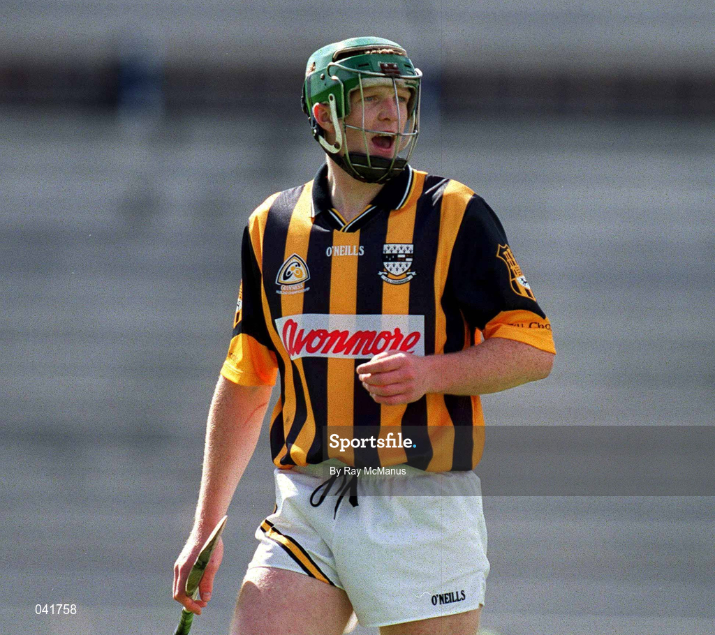 9 July 2000; Henry Shefflin of Kilkenny during the Guinness Leinster Senior Hurling Championship Final match between Kilkenny and Offaly at Croke Park in Dublin. Photo by Ray McManus/Sportsfile