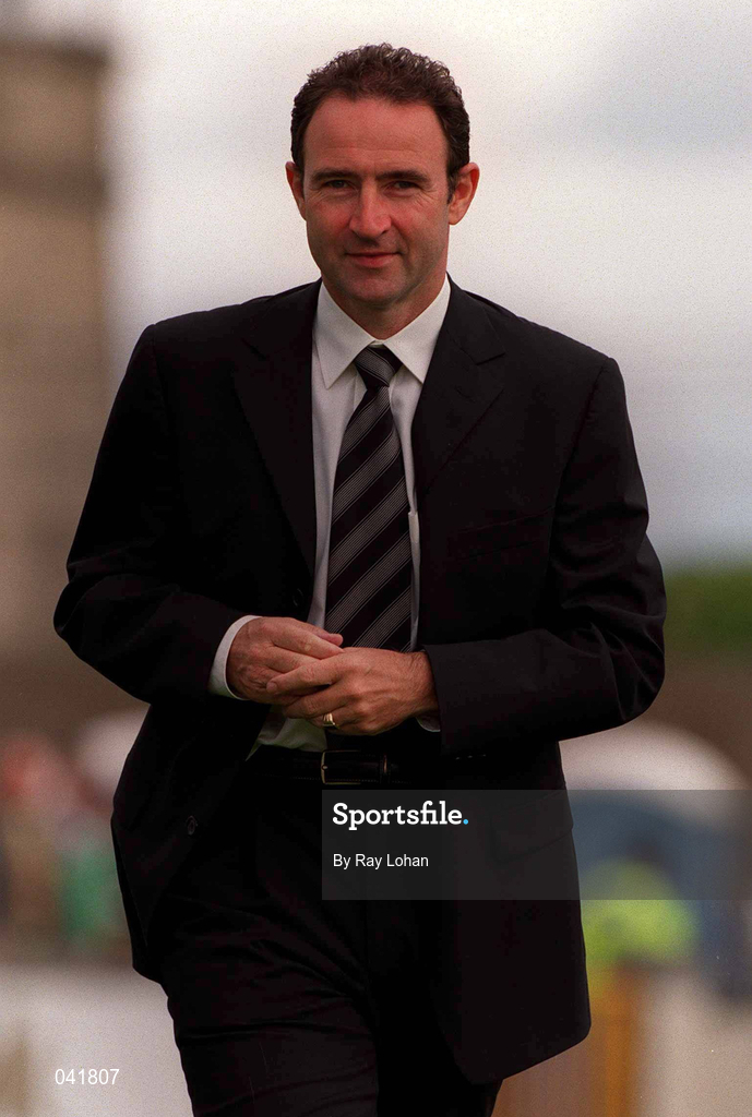 9 July 2000; Celtic manager Martin O'Neill ahead of the Pre-Season Friendly between Bray Wanderers and Celtic at the Carlisle Grounds in Bray, Wicklow. Photo by Ray Lohan/Sportsfile