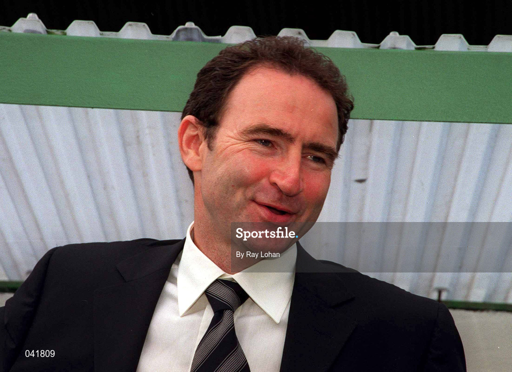 9 July 2000; Celtic manager Martin O'Neill during the Pre-Season Friendly between Bray Wanderers and Celtic at the Carlisle Grounds in Bray, Wicklow. Photo by Ray Lohan/Sportsfile