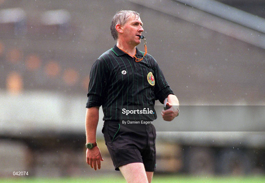 9 July 2000; Referee Pat Dunphy during the Guinness Leinster Senior Hurling Championship Final match between Kilkenny and Offaly at Croke Park in Dublin. Photo by Damien Eagers/Sportsfile
