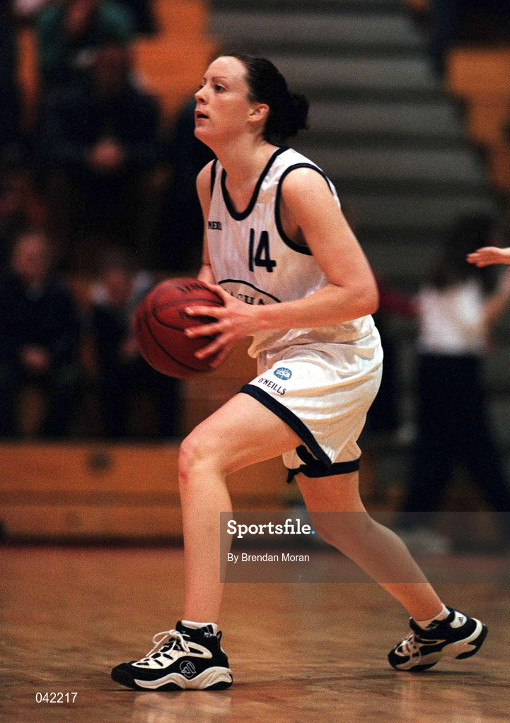 28 January 2000; Orla Nolan of Meteors during the Senior Women's Sprite Cup Semi-Final between Tolka Rovers and Meteors at the National Basketball Arena in Tallaght, Dublin. Photo By Brendan Moran/Sportsfile