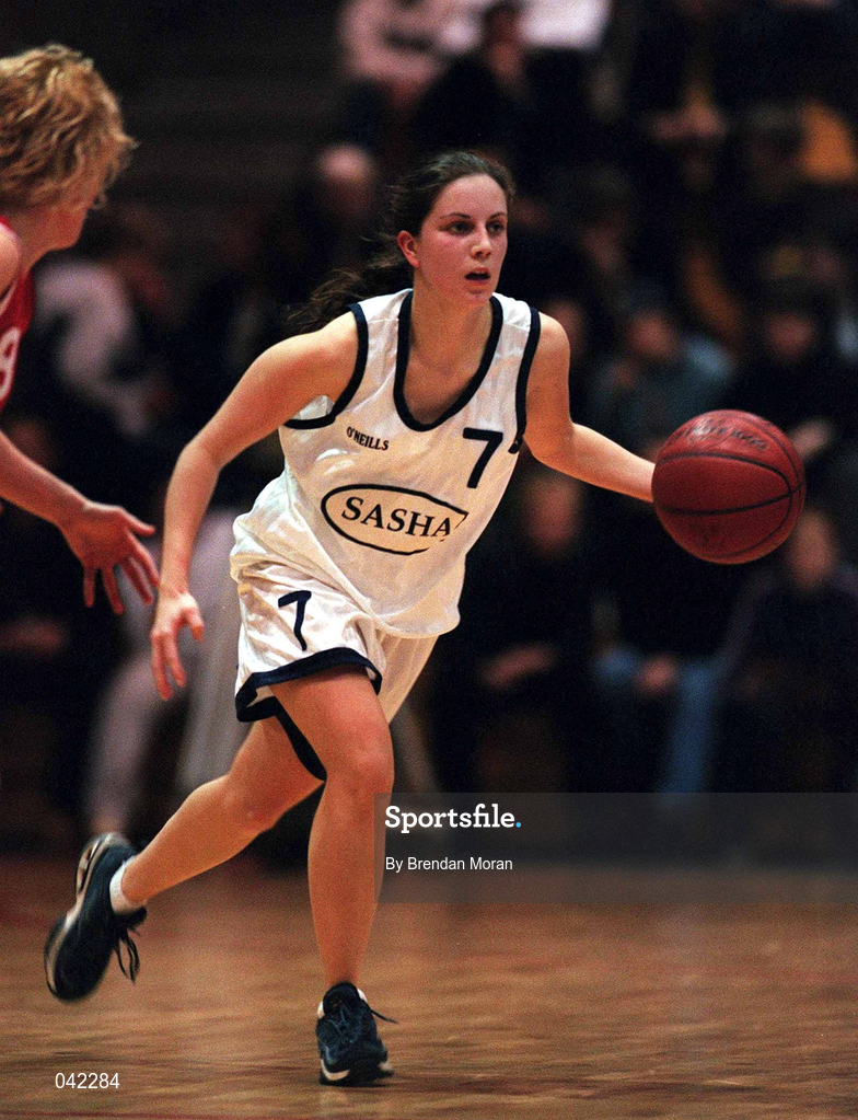 28 January 2000; Lisa Timmons of Meteors during the Senior Women's Sprite Cup Semi-Final between Tolka Rovers and Meteors at the National Basketball Arena in Tallaght, Dublin. Photo By Brendan Moran/Sportsfile