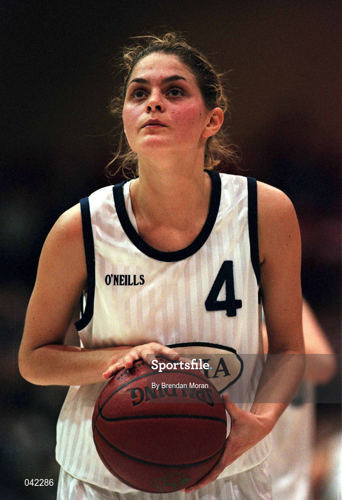28 January 2000; Sinead Harvey of Meteors during the Senior Women's Sprite Cup Semi-Final between Tolka Rovers and Meteors at the National Basketball Arena in Tallaght, Dublin. Photo By Brendan Moran/Sportsfile