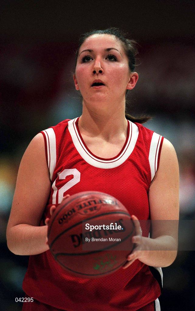 28 January 2000; Nikkie O'Brien of Tolka Rovers during the Senior Women's Sprite Cup Semi-Final between Tolka Rovers and Meteors at the National Basketball Arena in Tallaght, Dublin. Photo By Brendan Moran/Sportsfile
