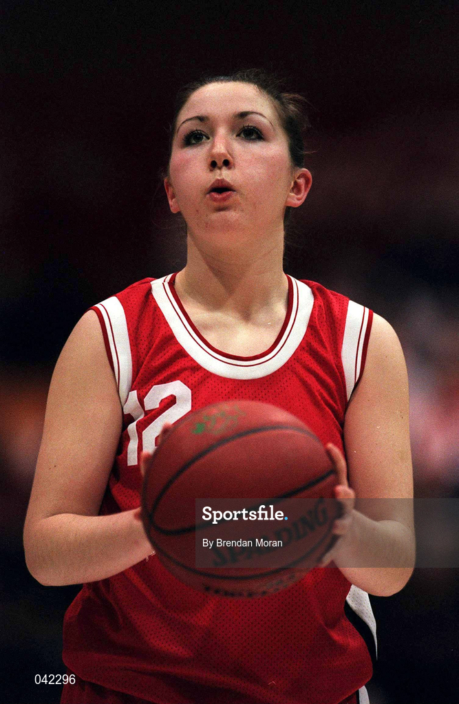 28 January 2000; Nikki O'Brien of Tolka Rovers during the Senior Women's Sprite Cup Semi-Final between Tolka Rovers and Meteors at the National Basketball Arena in Tallaght, Dublin. Photo By Brendan Moran/Sportsfile