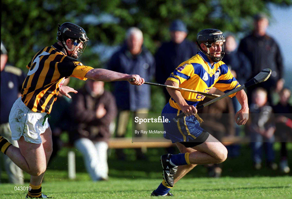 28 May 2000; Alan Markham of Clare in action against Michael Kavanagh of Kilkenny during the Senior Hurling Challenge match between Kilkenny and Clare at Young Ireland's GAA Grounds in Kilkenny. Photo by Ray McManus/Sportsfile