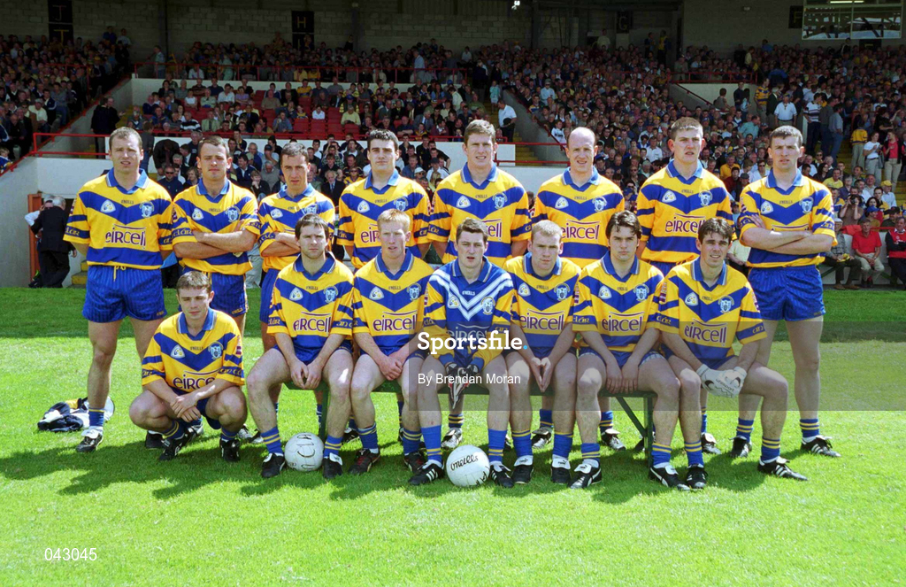 25 June 2000; The Clare team ahead of the Bank of Ireland Munster Senior Football Championship Semi-Final match between Tipperary and Clare at Gaelic Grounds in Limerick. Photo By Brendan Moran/Sportsfile