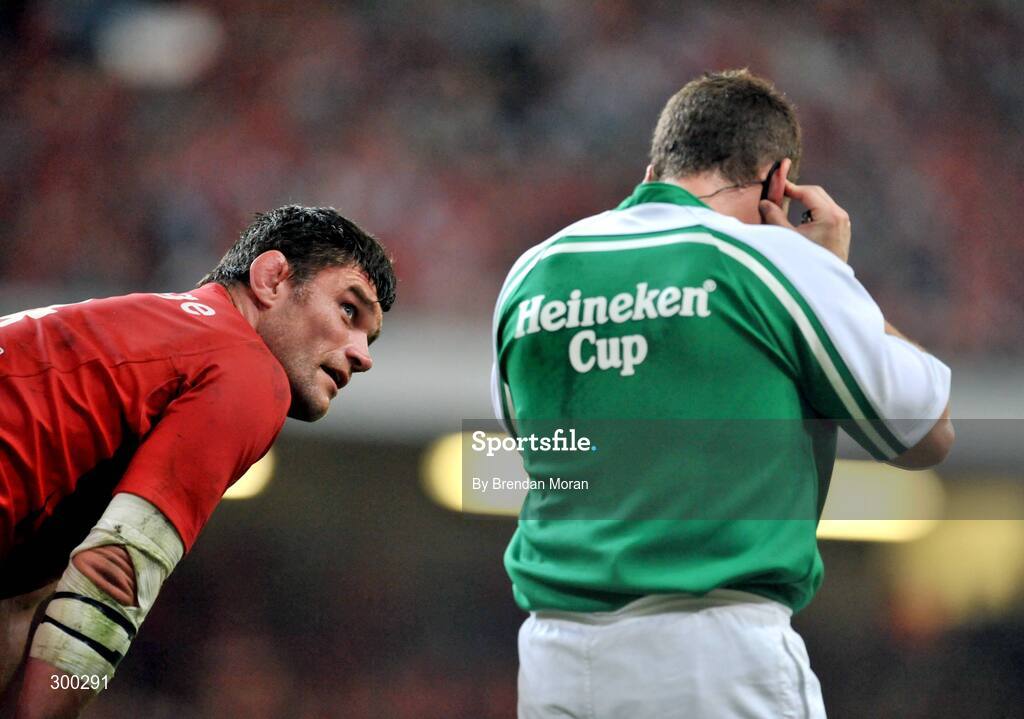 24 May 2008; Fabien Pelous, Toulouse, looks up at referee Nigel Owens. Heineken Cup Final, Munster v Toulouse, Millennium Stadium, Cardiff, Wales. Picture credit: Brendan Moran / SPORTSFILE