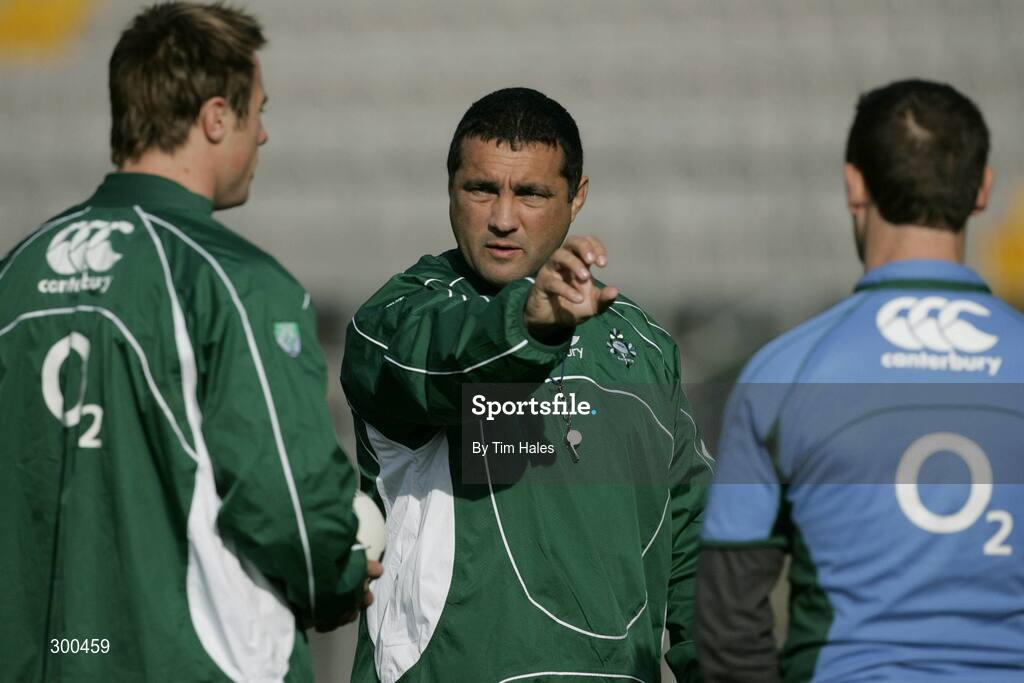 5 June 2008; Ireland interim coach Michael Bradley during rugby squad training. 2008 Ireland Rugby Summer Tour, Porirua Park, Wellington, New Zealand. Picture credit: Tim Hales / SPORTSFILE