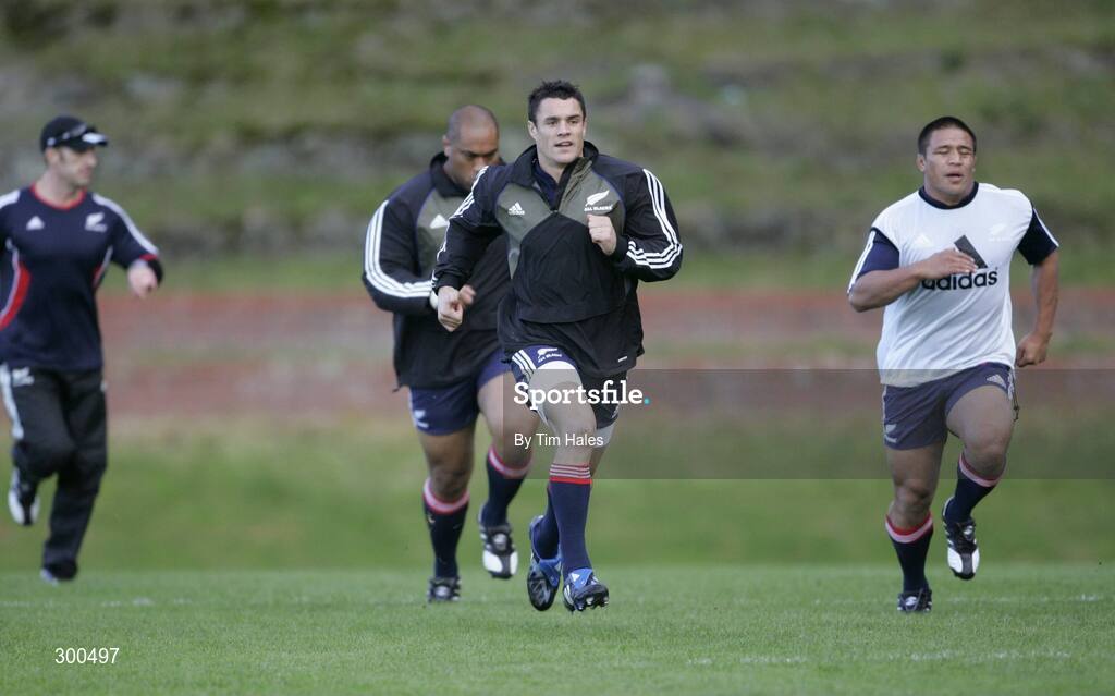 5 June 2008; All Blacks Dan Carter, centre, in action during squad training. 2008 Ireland Rugby Summer Tour, Rugby League Park, Wellington, New Zealand. Picture credit: Tim Hales / SPORTSFILE