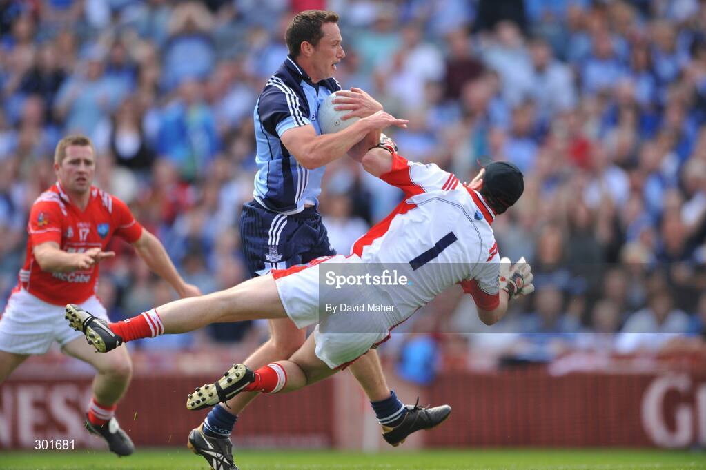 8 June 2008; Barry Cahill, Dublin, in action against Stuart Reynolds, Louth. GAA Football Leinster Senior Championship Quarter-Final, Louth v Dublin, Croke Park, Dublin. Picture credit: David Maher / SPORTSFILE