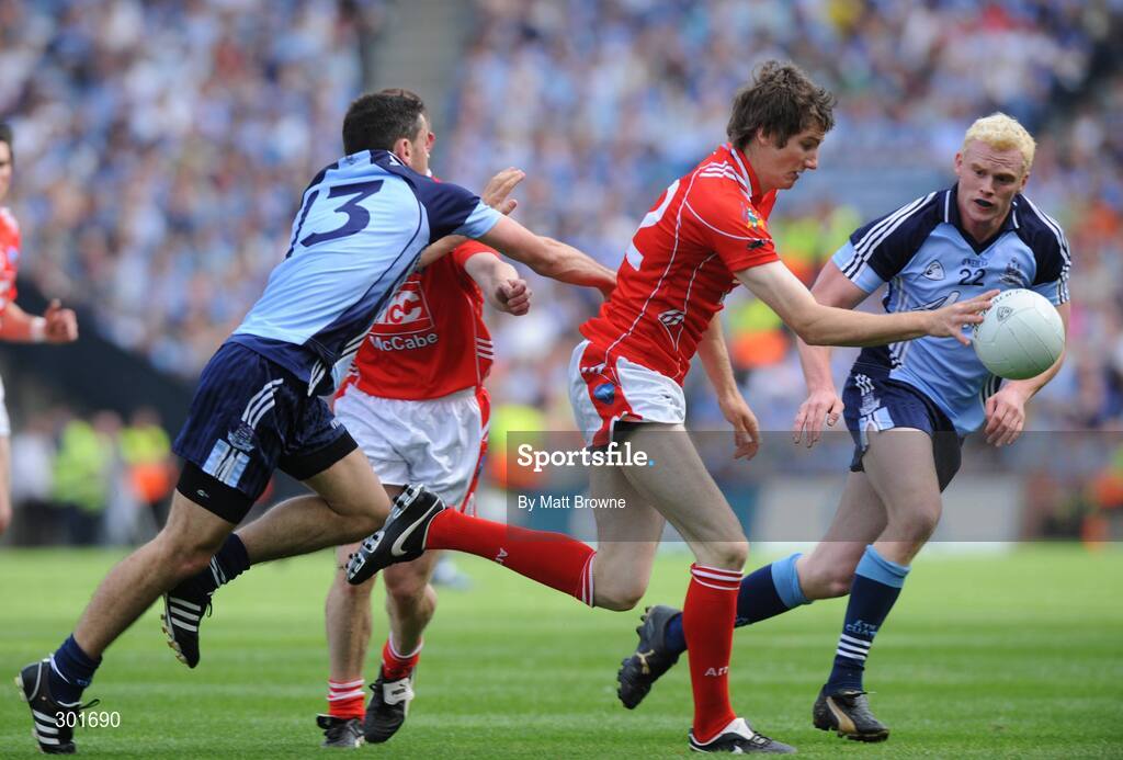 8 June 2008; Brian Donnelly, Louth, in action against Alan Brogan, 13, and Mark Vaughan, Dublin. GAA Football Leinster Senior Championship Quarter-Final, Louth v Dublin, Croke Park, Dublin. Picture credit: Matt Browne / SPORTSFILE