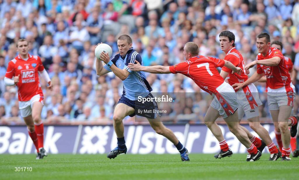 8 June 2008; Tomas Quinn, Dublin, in action against Ray Finnegan, Louth. GAA Football Leinster Senior Championship Quarter-Final, Louth v Dublin, Croke Park, Dublin. Picture credit: Matt Browne / SPORTSFILE