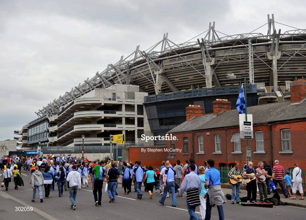 8 June 2008; Supporters make their way to the ground ahead of the game. GAA Football Leinster Senior Championship Quarter-Final, Louth v Dublin, Croke Park, Dublin. Picture credit: Stephen McCarthy / SPORTSFILE
