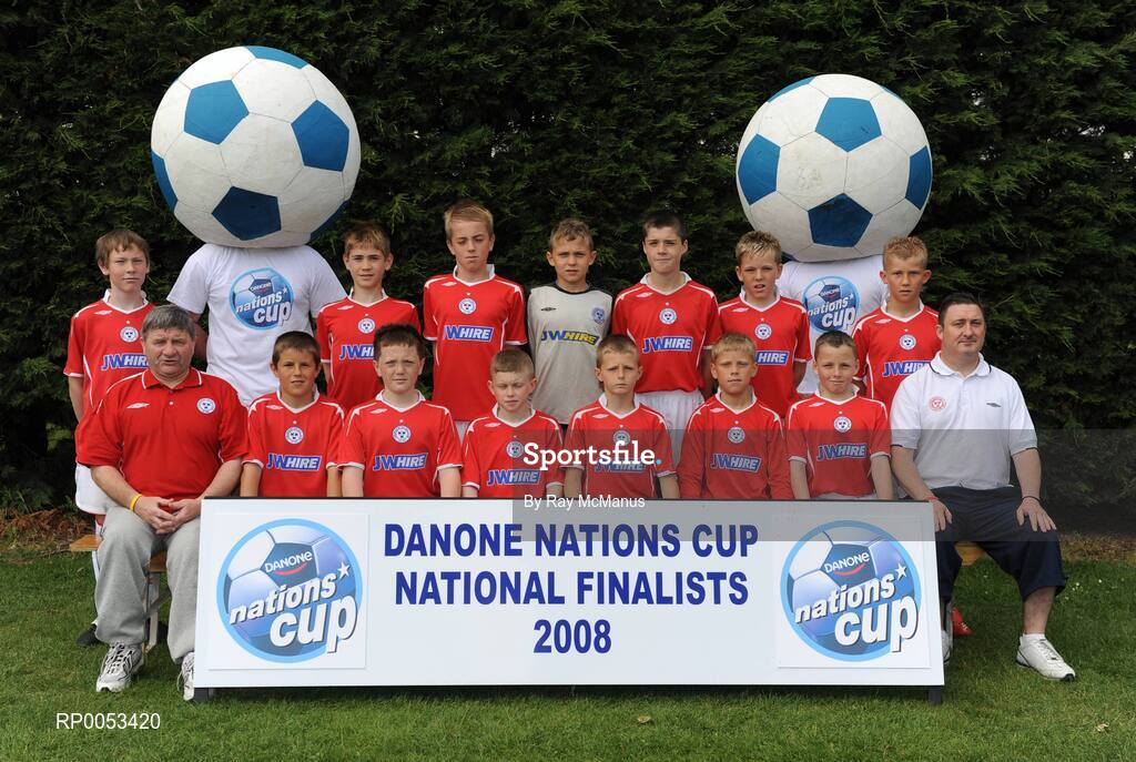 7 June 2008; The Shelbourne FC team, back row left to right, David Packenham, Garreth McCaffrey, Oisin Lynch, Mattie Hewlett, Alex OHanlon, Shane Gaffney and Lloyd Buckley, front row l to r; James McGuire (Manager), Regan Donelan, Craig Rafferty, Lee Delaney, Aaron Ashe, Luke Duff, Jason Caffrey and Philip Devereux (Manager), before the start of the Danone Nations Cup National Finals, AUL Complex, Clonshaugh, Dublin. Picture credit: Ray McManus / SPORTSFILE  *** Local Caption *** send to Irish Star and Eveni ng Herald fro Sportsfile Libriary



the Shelbourne team is from Dublin