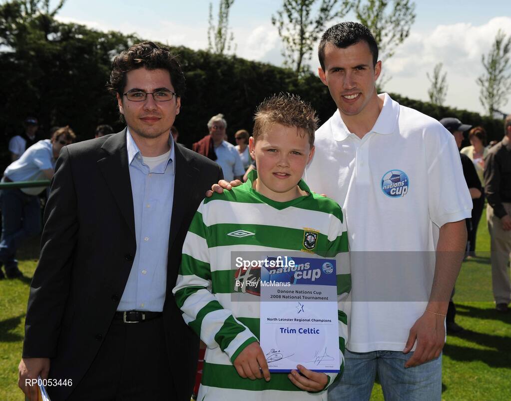 7 June 2008; Kyle Dixon, Trim Celtic, Co. Meath, was presented with his certificate by Alex Ericarde, Brand Manager, Danone Ireland, left and Keith Fahy, St. Patrick's Athletic, right. Danone Nations Cup National Finals, AUL Complex, Clonshaugh, Dublin. Picture credit: Ray McManus / SPORTSFILE