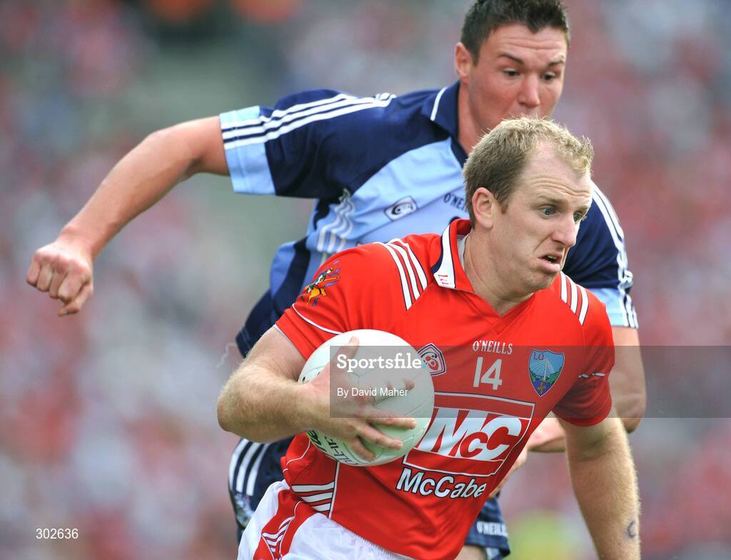 8 June 2008; Aaron Hoey, Louth in action against Éamon Fennell, Dublin. GAA Football Leinster Senior Championship Quarter-Final, Louth v Dublin, Croke Park, Dublin. Picture credit: David Maher / SPORTSFILE