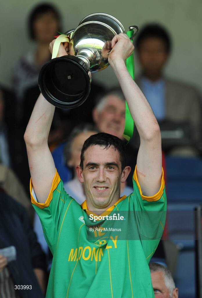 15 June 2008; The Meath captain Stephen Clynch lifts the cup. Kehoe Cup Final, Meath v Carlow, O'Moore Park, Portlaoise, Co. Laois.Picture credit: Ray McManus / SPORTSFILE