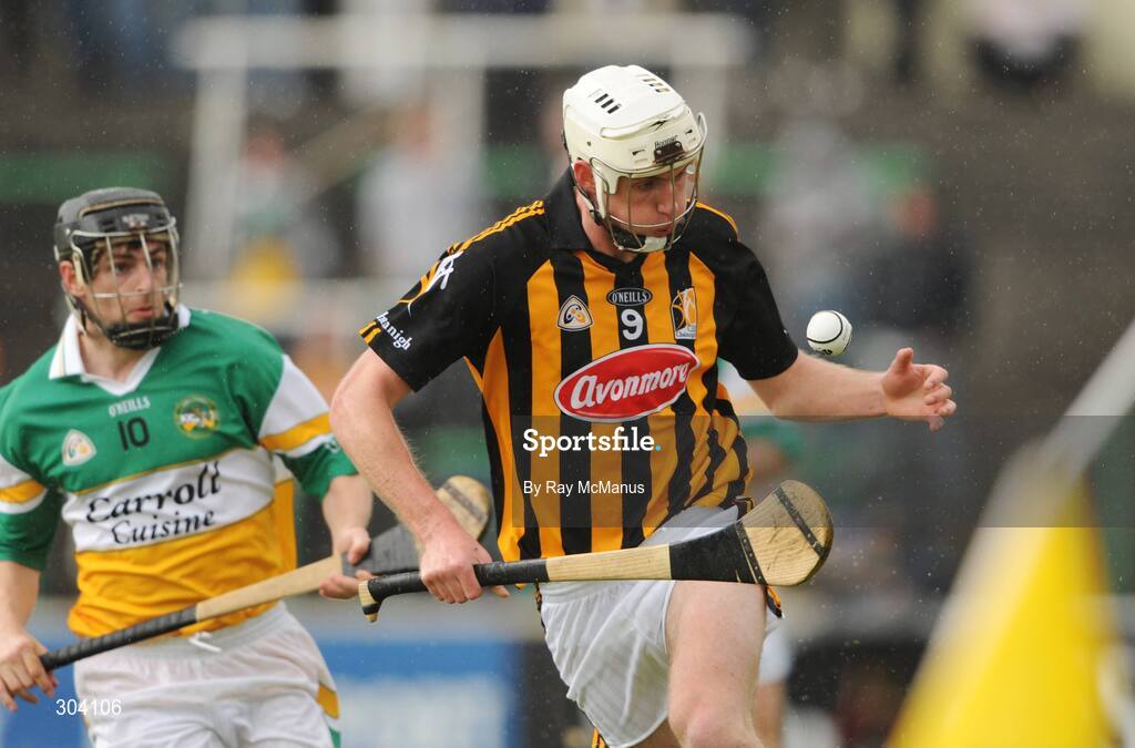 15 June 2008; Michael Fennelly, Kilkenny, in action against Brendan Murphy, Offaly. GAA Hurling Leinster Senior Championship Semi-Final, Offaly v Kilkenny, O'Moore Park, Portlaoise, Co. Laois. Picture credit: Ray McManus / SPORTSFILE
