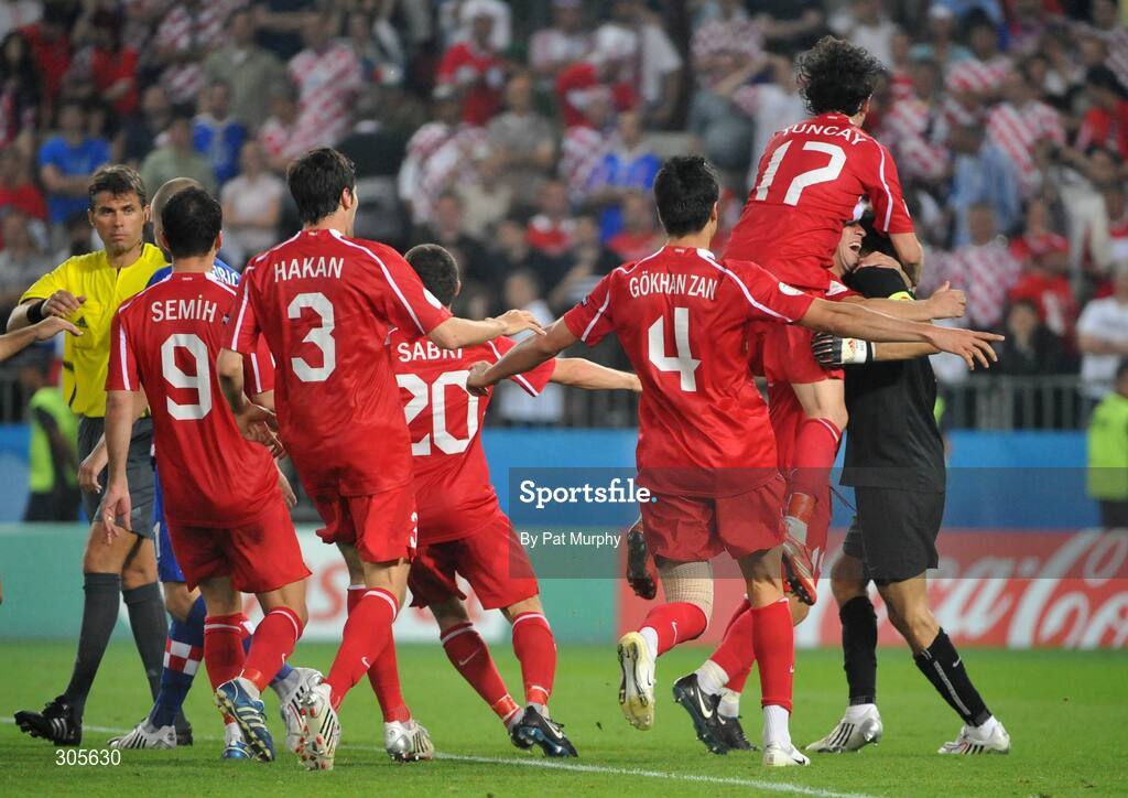 20 June 2008; The Turkey players celebrate victory. UEFA EURO 2008TM, Quarter-Final, Croatia v Turkey, Ernst Happel Stadion, Vienna, Austria. Picture credit; Pat Murphy / SPORTSFILE