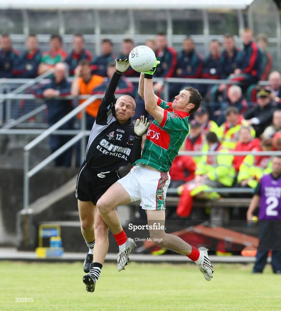 22 June 2008; Jonathan Davey, Sligo, in action against Keith Higgans, Mayo. GAA Football Connacht Senior Championship Semi-Final, Mayo v Sligo, McHale Park, Castlebar, Co. Mayo. Picture credit: Oliver McVeigh / SPORTSFILE
